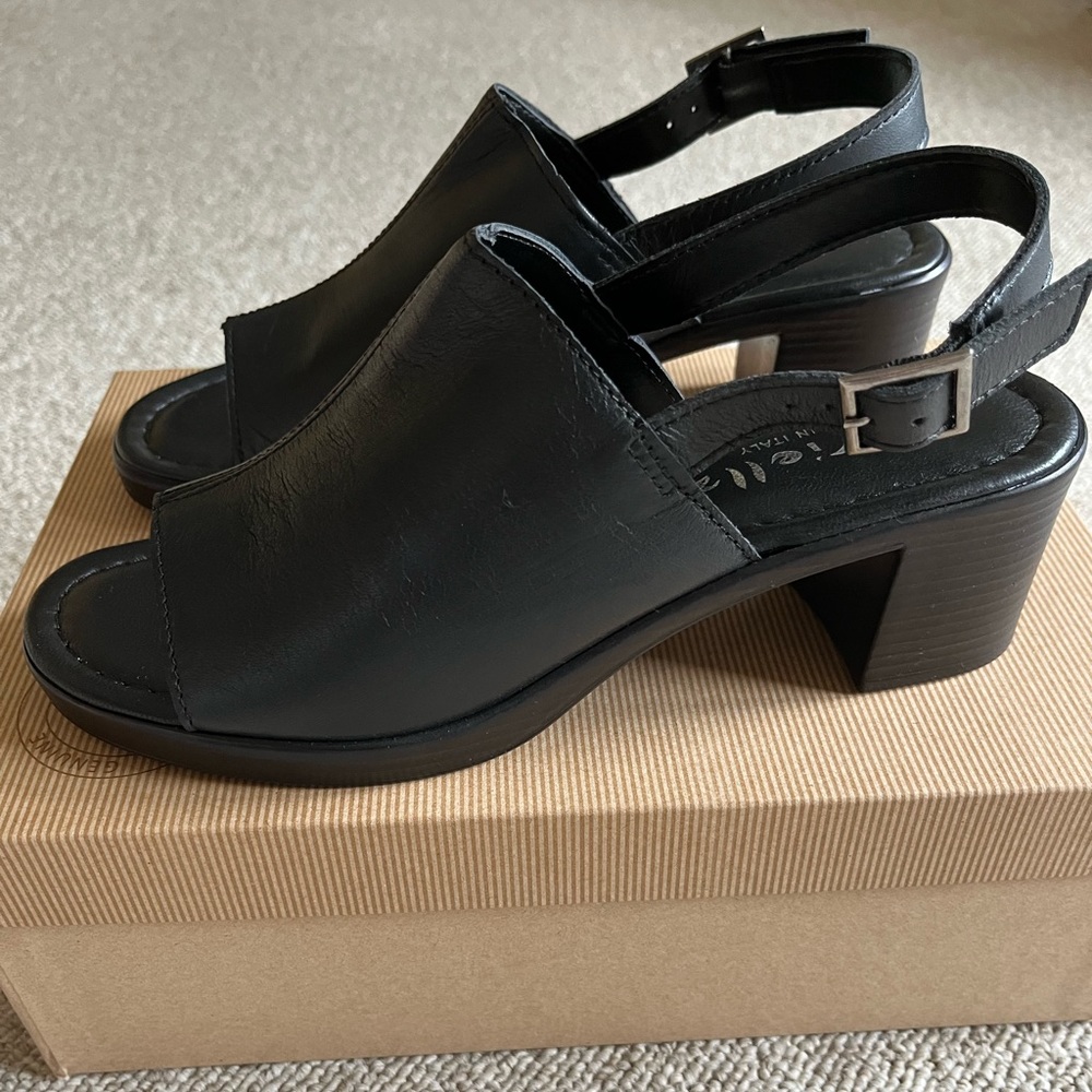 Mariella Black Sandals
